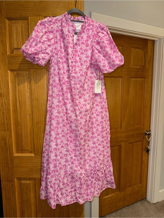 Tuckernuck Dresses & Skirts - Tuckernuck Mimi Midi Dress Pink Floral Size small